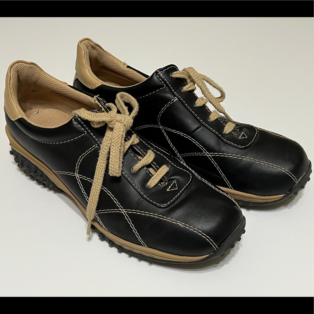 Women's Shoes/Sneakers by Carrini Size 8.5
